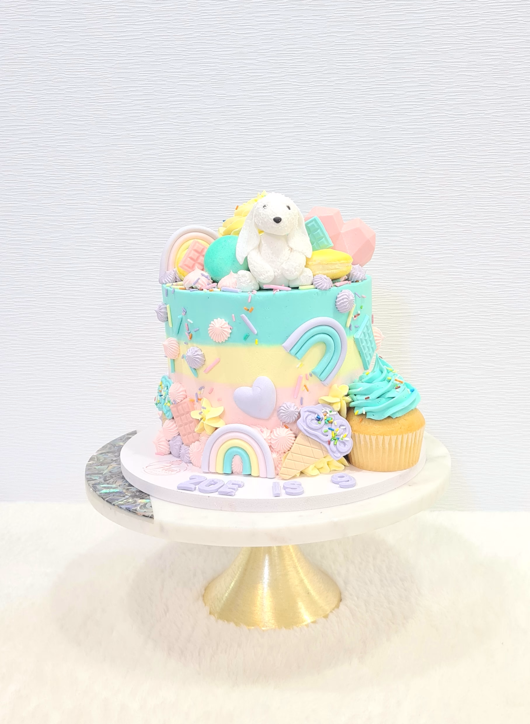 Cute Bunny Cake