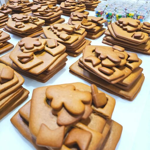 Alternative view of Gingerbread House Cookie Kit