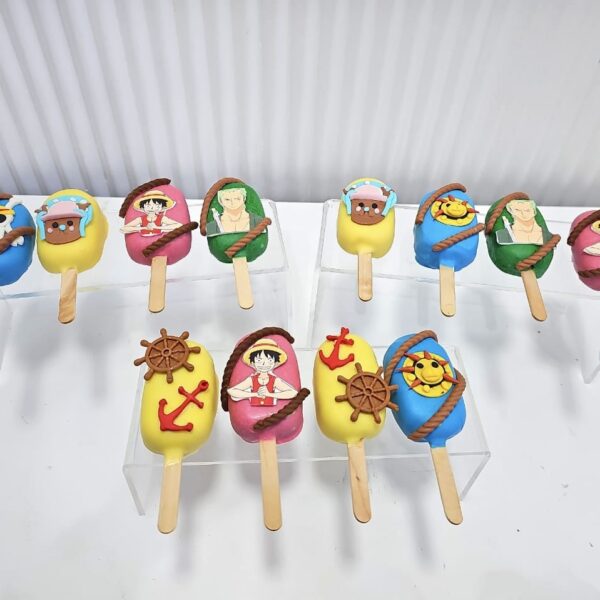 One Pieces Cakesicles